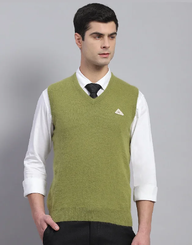 Men Green Solid V Neck Sleeveless Sweater